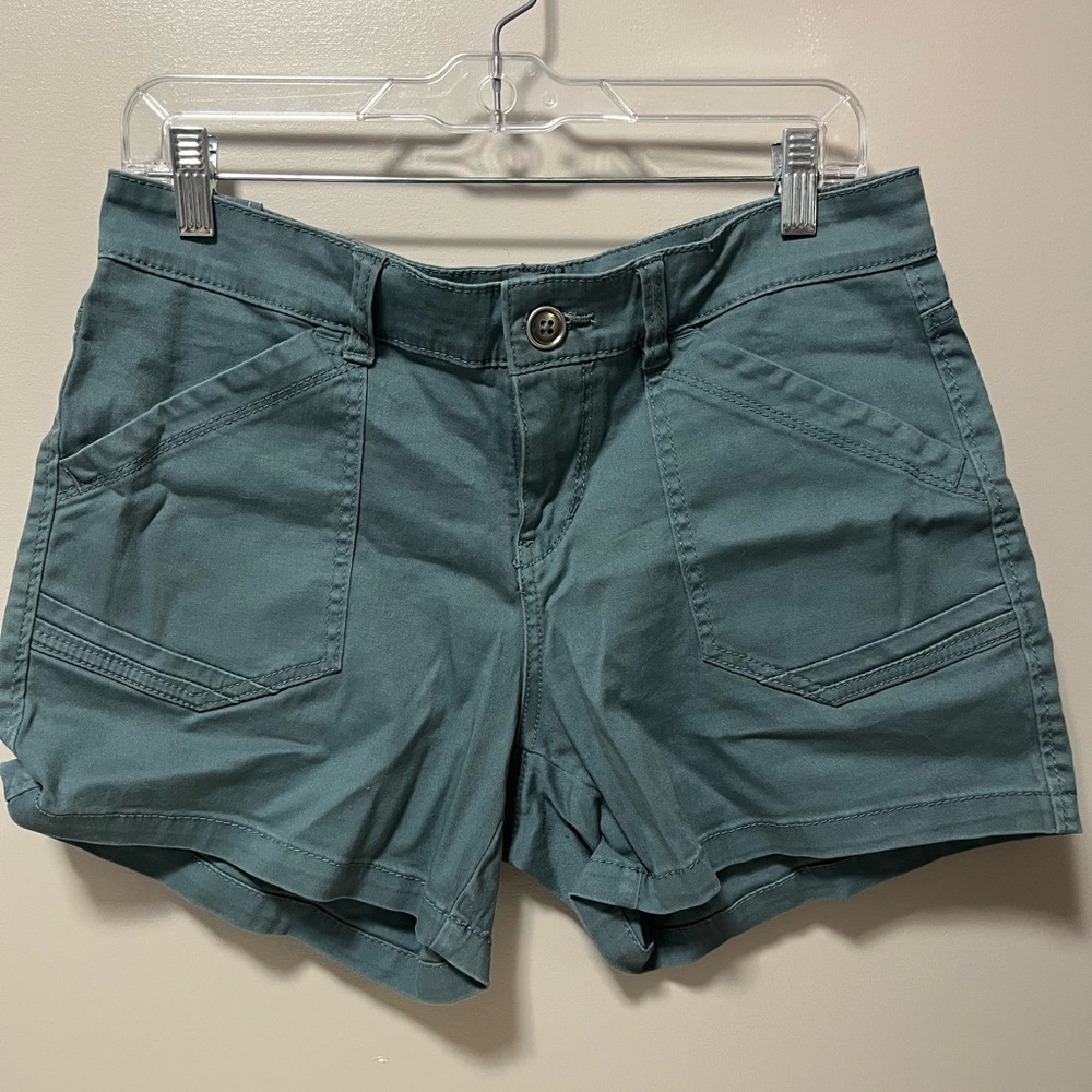 Stylish Green Women's Shorts